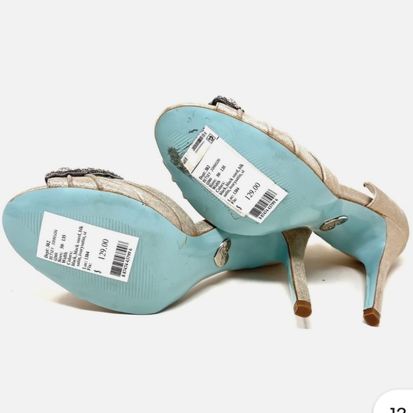 Betsey Johnson Gold Peep-Toe Heels with Rhinestone Bow Sz 6 - Picture 3 of 13